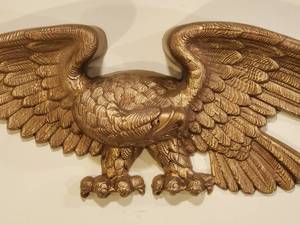 lot 37 image: Plastic Anheuser Busch Eagle Mancave Wall Decor