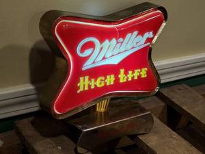 lot 53 image: Vintage Metal Lighted Miller High Life Mancave Wall Decor