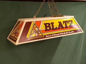 lot 65 image: Lightweight Lighted Blatz Beer Billard Style Mancave Light