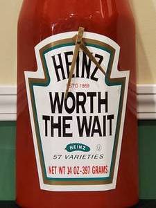 lot 122 image: Plastic Heinz Ketchup Mancave Bar Clock
