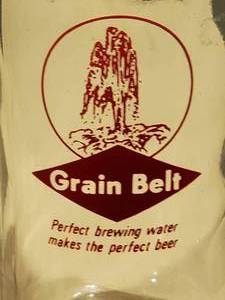 lot 141 image: Grain Belt  Salt & Pepper Shakers