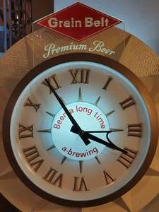lot 91 image: Vintage Lighted Grain Belt Mancave Wall Clock