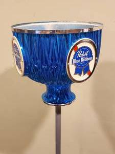 lot 172 image: Lighted Pabst Blue Ribbon Mancave Bar Decor
