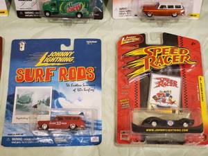lot 195 image: New (6) Johnny Lightning Collectable Cars