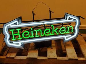 lot 224 image: Awesome Heineken Mancave Neon Sign