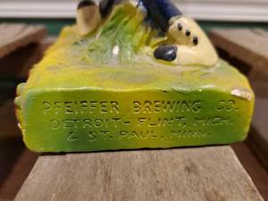 lot 240 image: Vintage Chalk Ware Pfeiffers Mancave Bar Statue