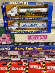 lot 249 image: (10) Misc Toy Lot