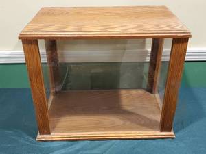 lot 275 image: Wooden Plexiglas Display Case