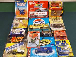 lot 281 image: (14) Assorted Collectibles Lot