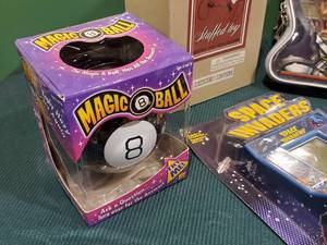 lot 312 image: (6) Collectibles Lot