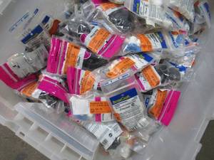 WHOLESALE MIXED PALLET OF MICELLANOUS PIPE THREAD VALVES AND ADAPTERS