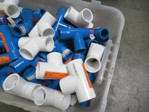 WHOLESALE MIXED PALLET OF MICELLANOUS PVC TEE FITTINGS