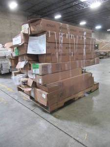WHOLESALE MIXED PALLET OF WOOD BLINDS AND OTHER HOME DECOR