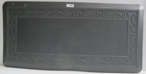lot 345 image: Mohawk Home Timeless Traditions 20 In X 42 In Anti-Fatigue Kitchen Mat