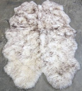 lot 307 image: Windward 70 in X 45 in X 2.36 In WhiteBlack Sheepskin from Australia
