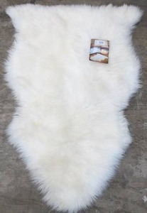 lot 323 image: Windward White 41.3 In X 21.8 In X 2.36 In Sheepskin from Australia