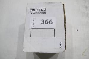 lot 366 image: Delta Single Metal Lever Handle Kit for Tub and Showers in Chrome