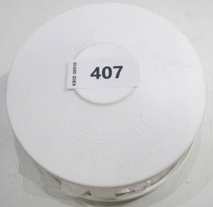 lot 407 image: Victor ultimate Flea Trap