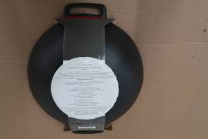 lot 224 image: MegaMaster Cast Iron Wok