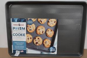 lot 227 image: Nordic Ware 21x15 Aluminum Nonstick Naturals Jumbo Textured Cookie Sheet