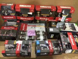 MIX LOT OF KWIKSET LOCK DOOR ENTRY Customer Returns See Pictures