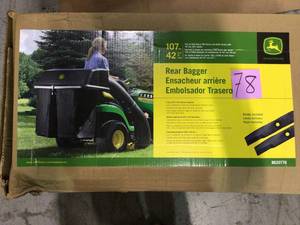 John Deere BG20776 42 Twin Bagger for 100 Series Tractors Customer Returns See Pictures