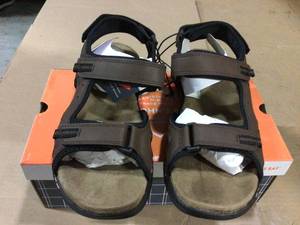 lot 12 image: BROWN WOMEN SHOES SZ 11 M Customer Returns See Pictures
