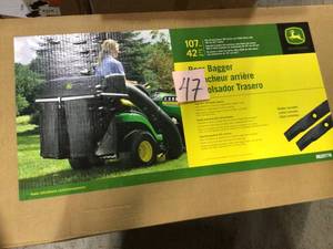 42 in. Twin Bagger for 100 Series Tractors by John Deere&nbsp&nbspCustomer Returns See Pictures&nbsp