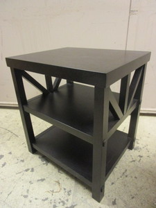 lot 527 image: ACCENT TABLE