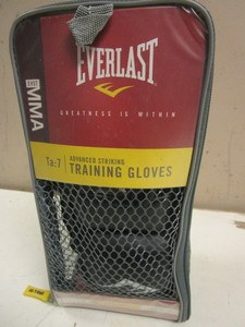 lot 541 image: EVERLAST ADVANCED STRIKING TRAINING GLOVES, SIZE SM, YOGA MAT