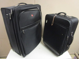 lot 543 image: SWISS GEAR ROLLING SUITCASE, ADRIENNE VITTADINI ROLLING SUITCASE