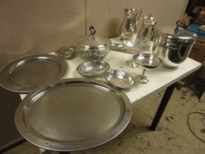 lot 556 image: SILVER PLATED, EPNS, ASSRTD. ITEMS, TOWLE COFFEE URN,  SHEFFIELD, REED & BARTON, CANTERBURG, MORE