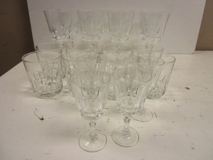 lot 558 image: GLASSWARE SET  - 20 PIECES TOTAL