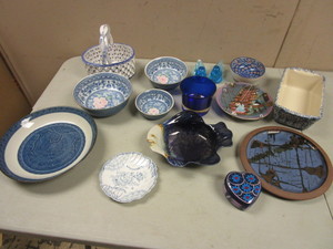lot 565 image: HOME DECOR W INTERNATIONAL FLAIR, FROM PORTUGAL, GERMANY, MORE