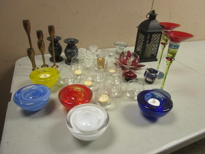 lot 569 image: ASSRTD. CANDLE HOLDERS