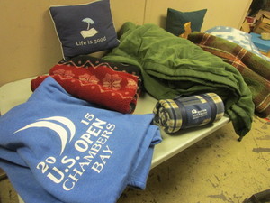 lot 594 image: ASSRTD. BLANKETS, PILLOWS, SUNBEAM QUEEN-SIZE HEATED BLANKET, 2015 U.S. OPEN CHAMBERS BAY, MORE