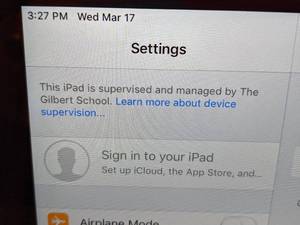 lot 22 image: Lot of iPad Air and IPad 2s - Password Protected