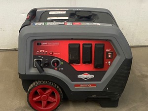 lot 4 image: Briggs & Stratton Q6500 Industrial Generator