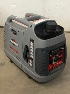 lot 5 image: Briggs & Stratton P2200 Generator
