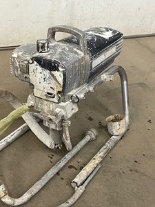 lot 10 image: Titan RentSpray 400 Paint Sprayer