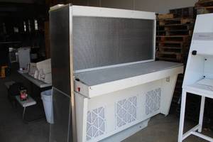 lot 206 image: Custom Air Filtration Cabinet