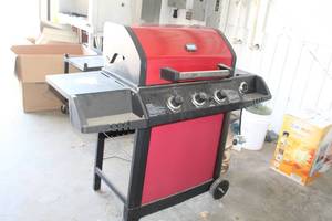 lot 214 image: 2007 UniFlame Propane Grill 2-burner with Grill Table Cart and Propane Tank GBC1030WRS