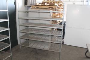 lot 253 image: Metal Storage Rack 6-wire shelf