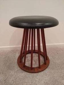 Round Leather Top Stool