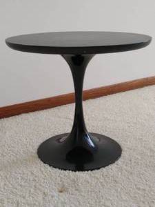 Black Tulip End Table