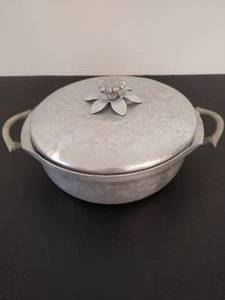 Everlast Covered Vegetable Pot