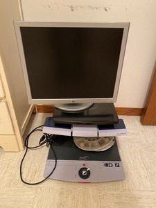 Magnifying Monitor with Optelec Stand