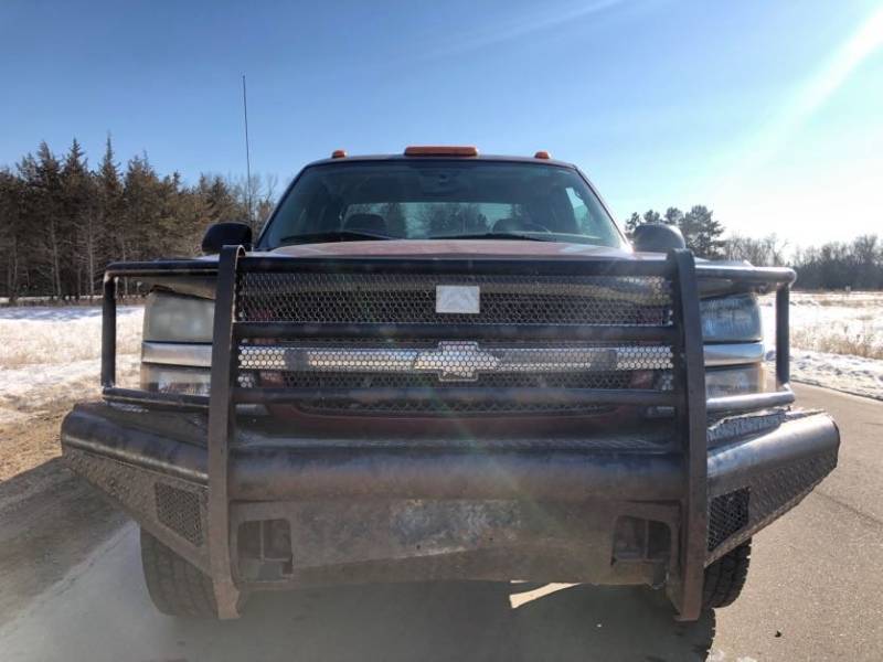 2004 Chevrolet Silverado 2500HD LS - 4WD - 5-Speed Manual - 2 Owner