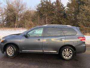2014 Nissan Pathfinder SL Hybrid - 1 OWNER - 4x4