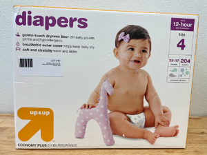 lot 40 image: Box of 204 Up & Up Size 4 Diapers